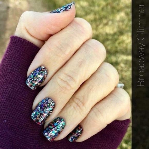 Color Street Broadway Glimmer - Picture 2 of 3